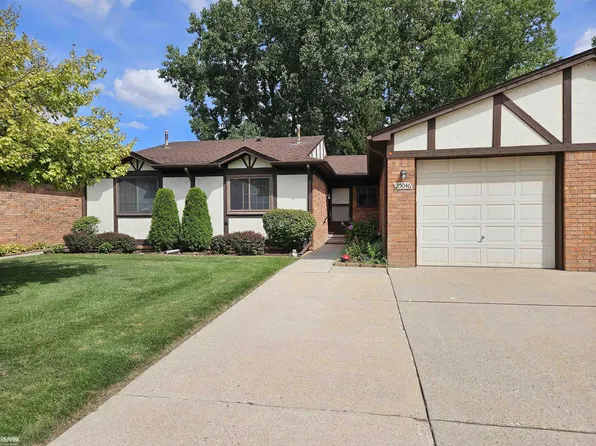 25046 Joanne Smith Dr #134, Warren, MI 48091