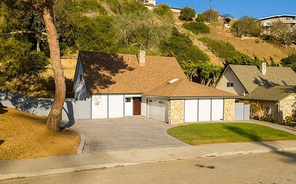 3rd image of 444 Aliso St