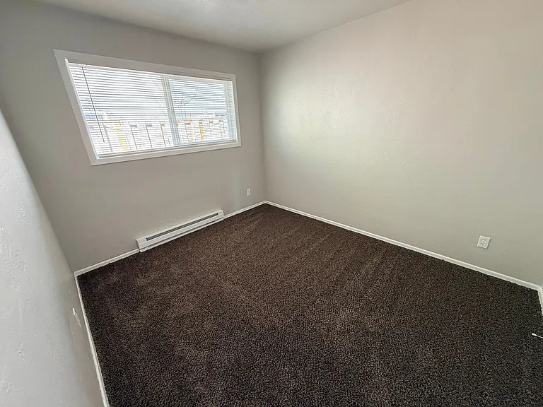 1031 & 1037 Ring St NE — Photo 2
