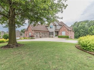 3709 NW Mountainview Rd, Bentonville, AR 72712