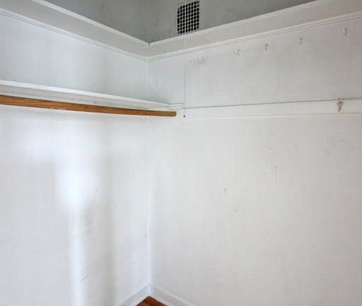 5th image of 4614 N Paulina St #702