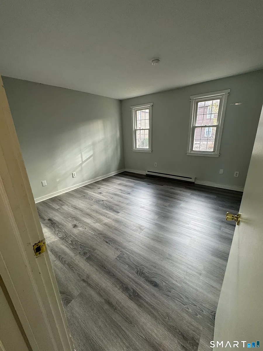 Building Photo - 239 Old Farms Rd #5C