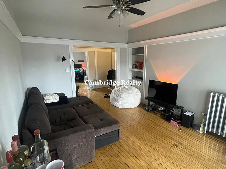8 Farrington Ave #3T — Photo 7