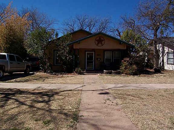2nd image of 734 Ross Ave