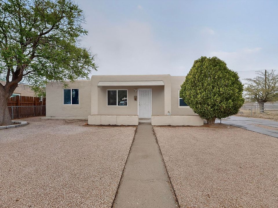 1st image of 2429 Palomas Dr NE