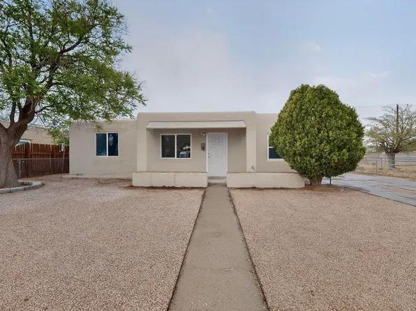 2429 Palomas Dr NE, Albuquerque, NM 87110