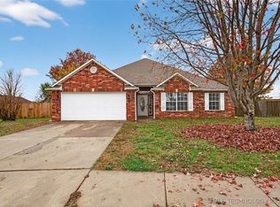 4743 Sunview Ct, Bartlesville, OK 74006