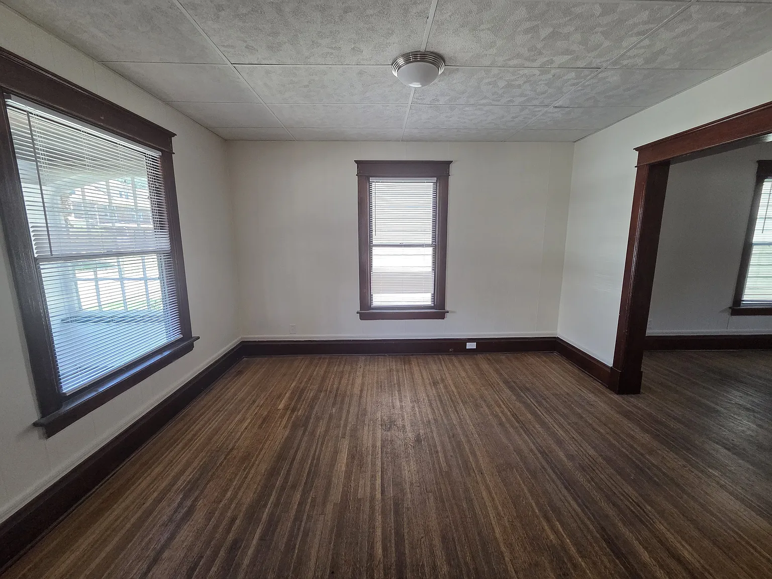 4 bed, 1536 sqft, $1,100 — Photo 2
