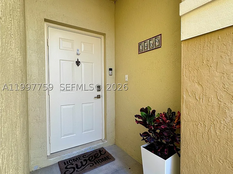 2469 Cordoba Bnd #2469 — Photo 5