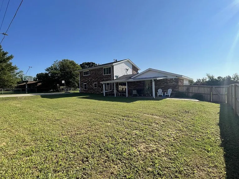 1551 N Heritage Ln — Photo 3
