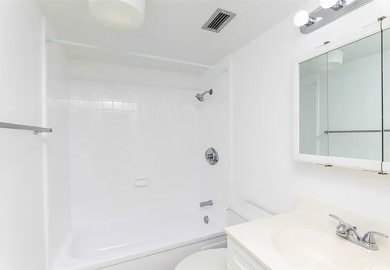 2499 Kapiolani Blvd #1004 — Photo 10