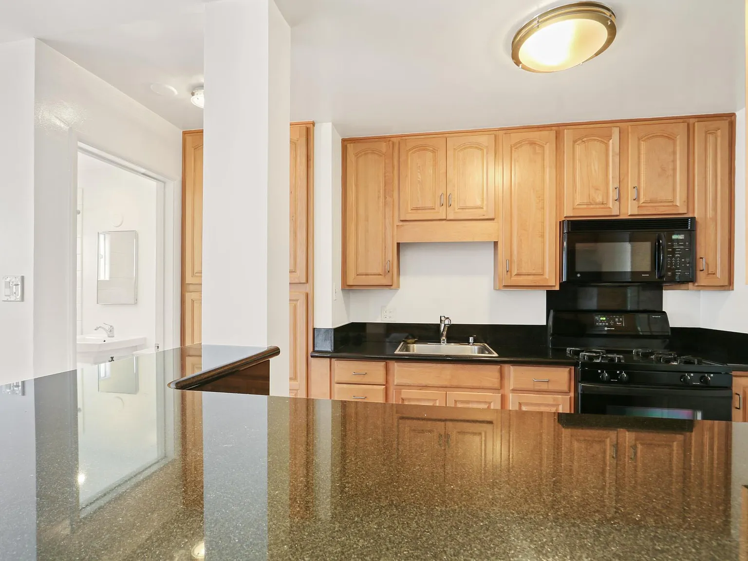 1 bed, 700 sqft, $2,095 — Photo 3