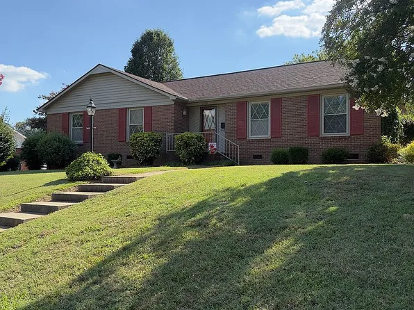1201 Castlegate St, Gastonia, NC 28054