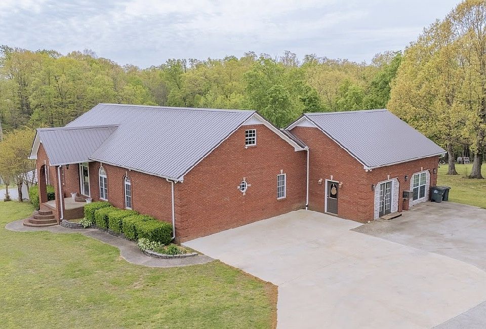 1st image of 430 N Trojan Blvd