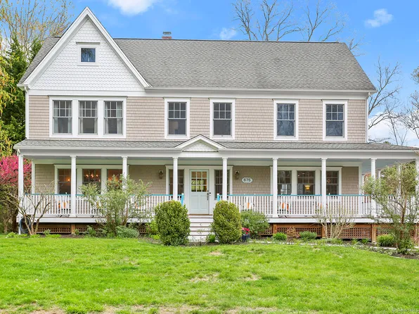 675 Winnepoge Drive, Fairfield, CT 06825