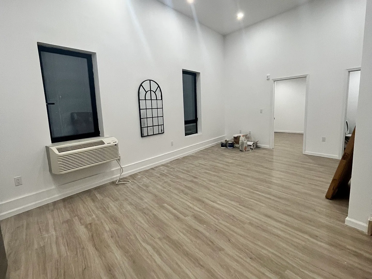3 bed, 1000 sqft, $3,100 — Photo 3
