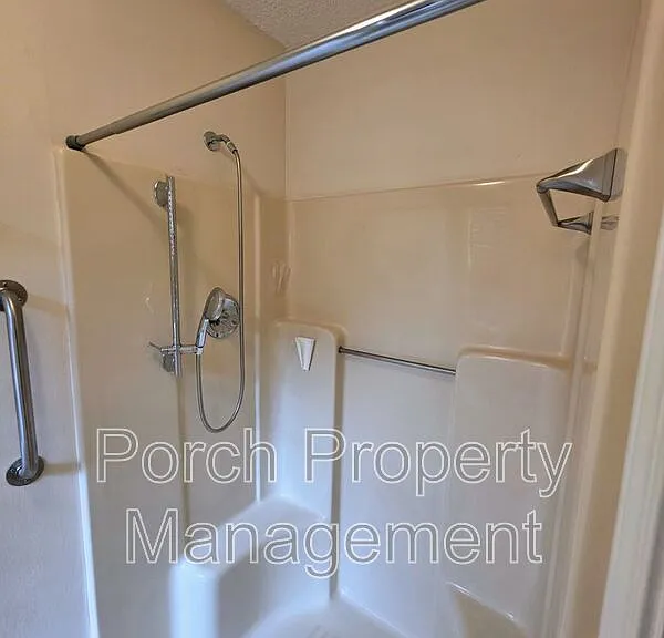 303 Shoreline Dr — Photo 26