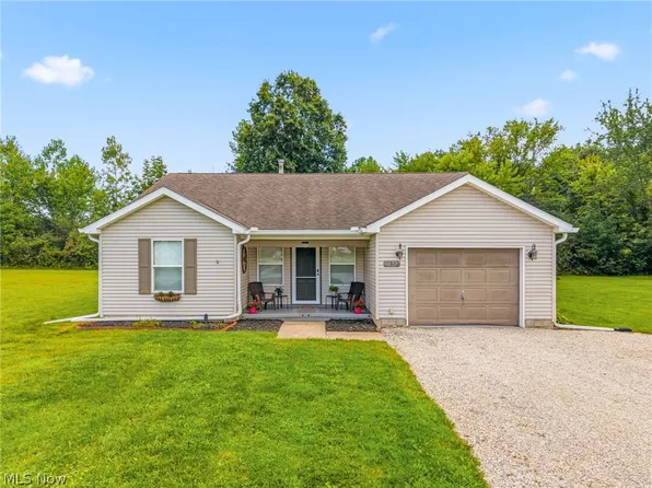 11602 Jennings Rd NE, Alliance, OH 44601