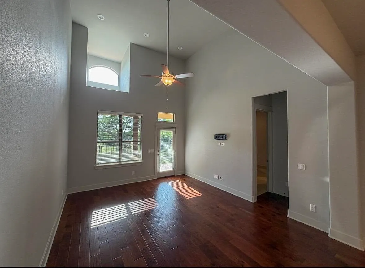 2 bed, 2.0 bath, 1443 sqft, $3,250 — Photo 4