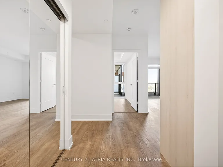 858 Dupont St #532 — Photo 6
