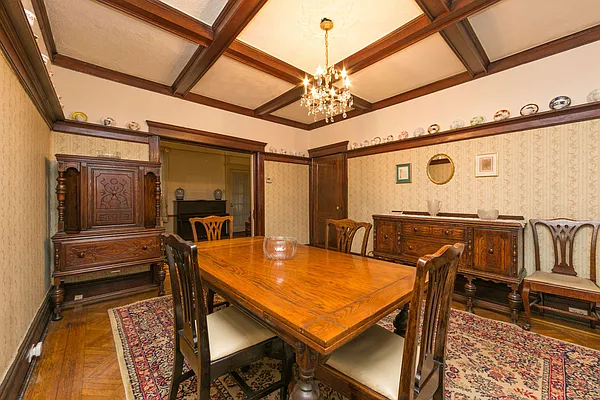 Sold by REMAX Elite | media 10