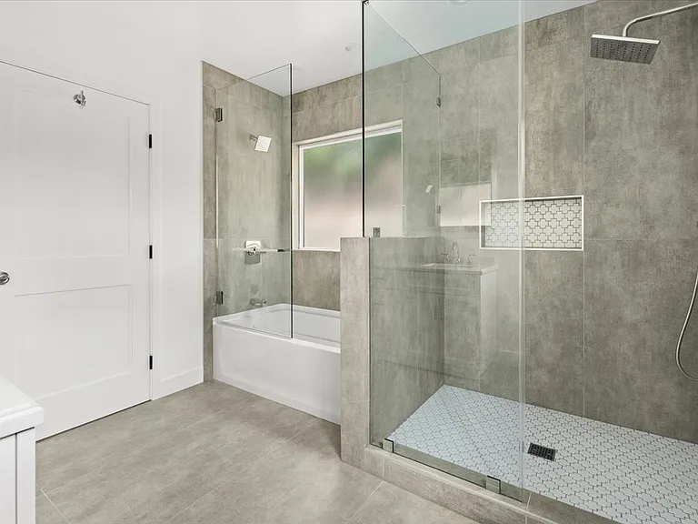 12035 Clover Ave — Photo 14