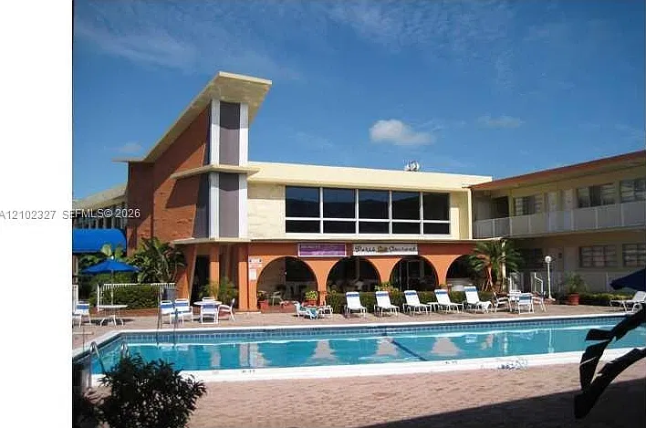 26 Diplomat Pkwy #2356