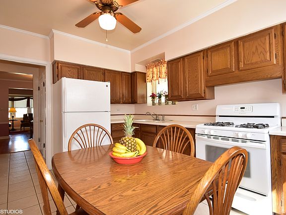 5th image of 3021 N Olcott Ave
