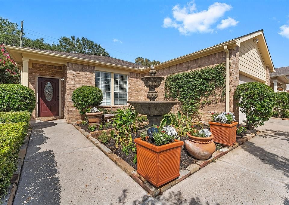 1st image of 22026 Willow Shadows Dr