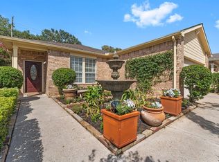22026 Willow Shadows Dr, Tomball, TX 77375