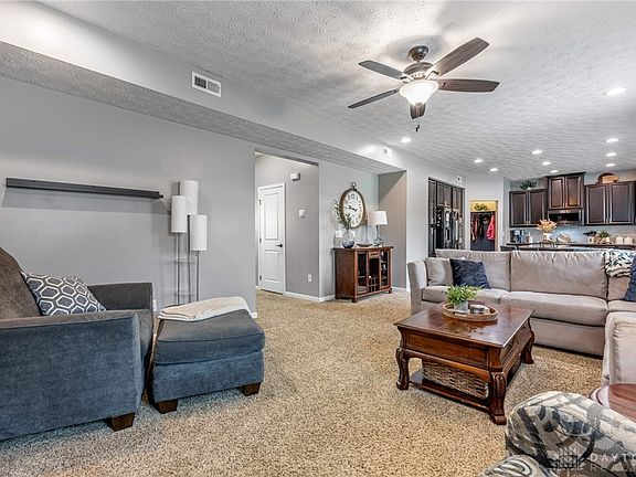 5th image of 7131 Bluestream Dr