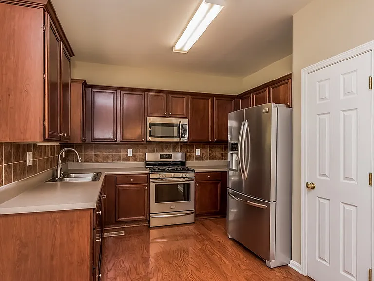 6049 Brookmere Ln — Photo 9