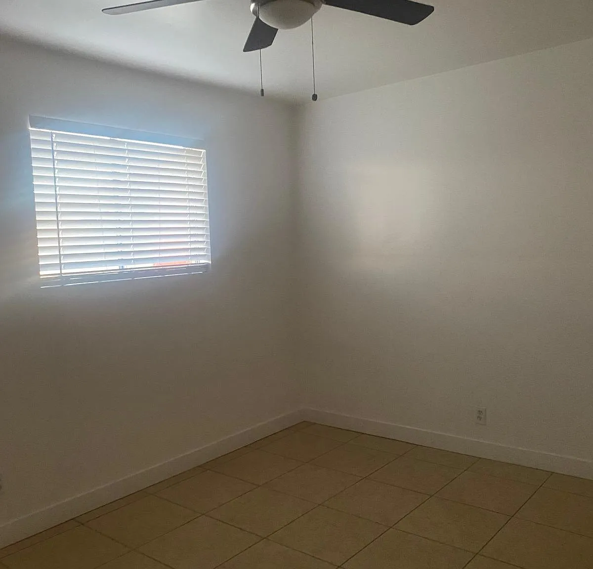 2 bed, 1.5 bath, 1026 sqft, $1,600 — Photo 3