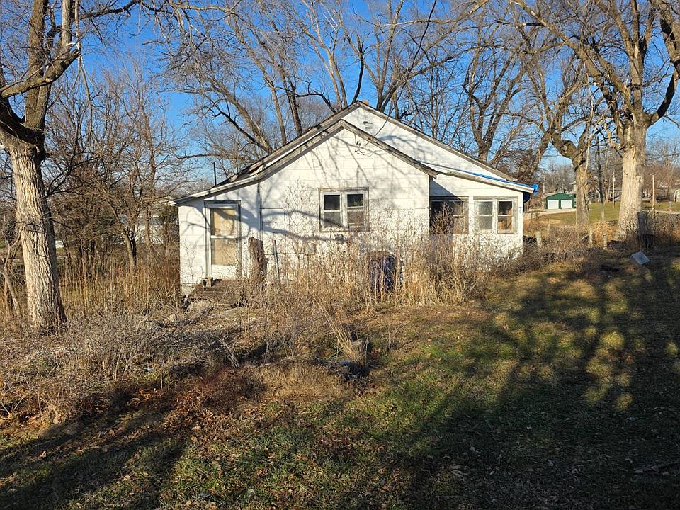 1st image of 303 S Dekalb St