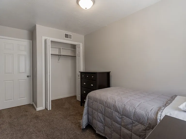 935 N University Ave #16 — Photo 8