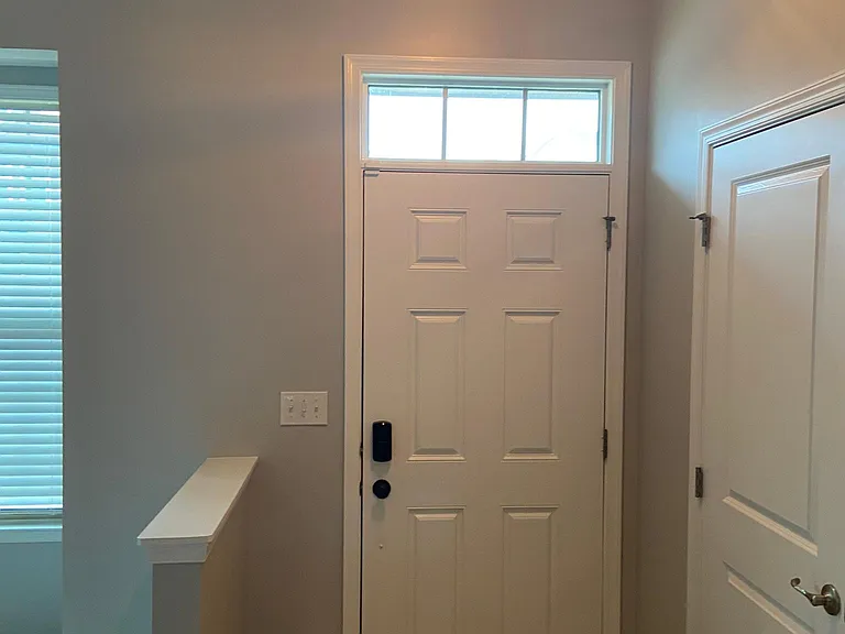 1645 Fleetwood Dr — Photo 3
