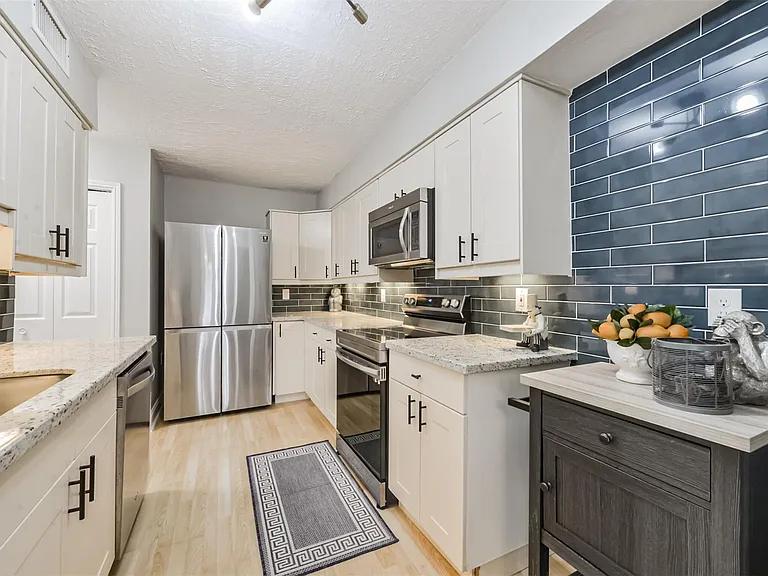 14111 Misty Meadow Ln — Photo 9