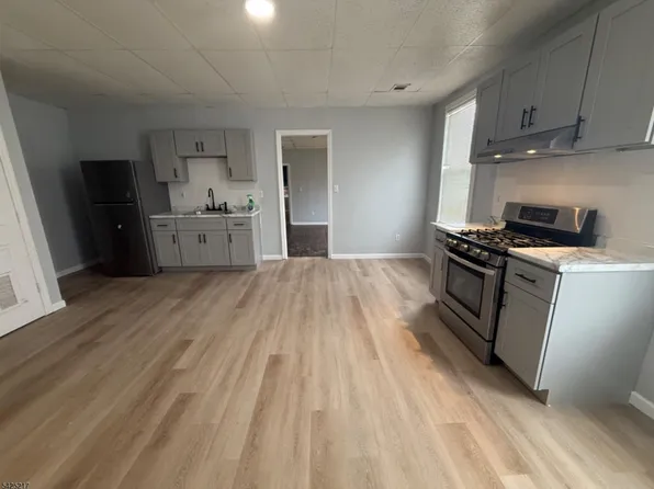 134 5th St, Elizabeth, NJ 07206