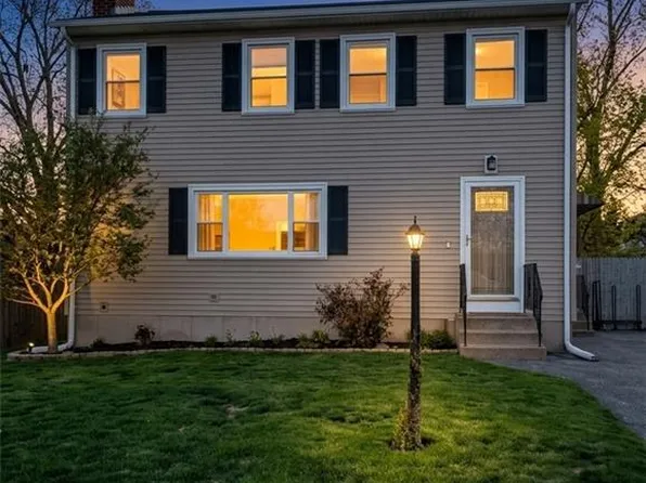 74 Williams St, Cumberland, RI 02864