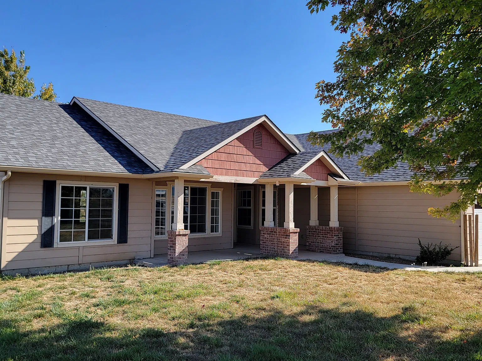 4 bed, 2057 sqft, $2,500 — Photo 1