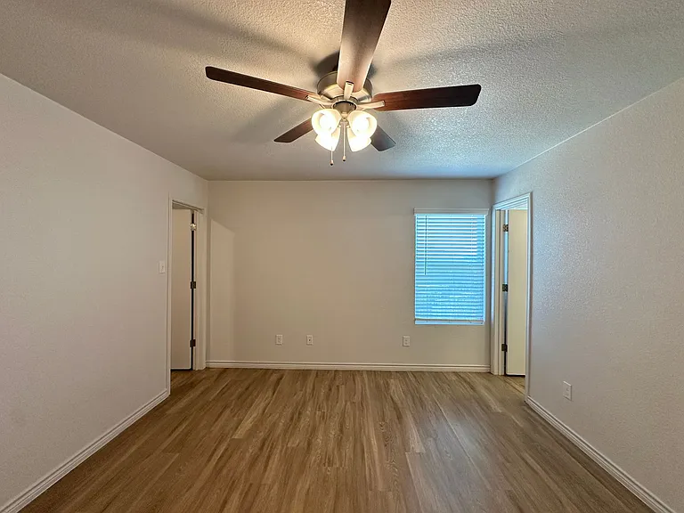 1813 Clovis Dr — Photo 31