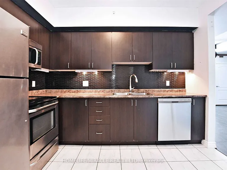 39 Ferndale Dr S #303 — Photo 13