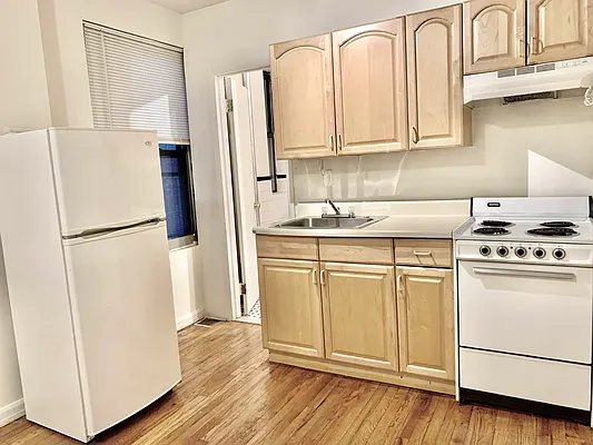 Rented by Bond New York | media 3