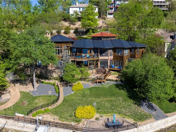 864 Eagle Dr, Lake Ozark, MO 65049