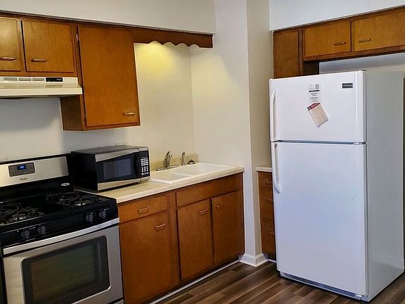 3rd image of 3018 Sunnyside Dr APT 4