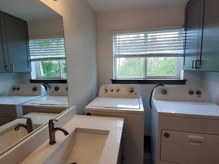 1611 Lakeway Dr — Photo 22
