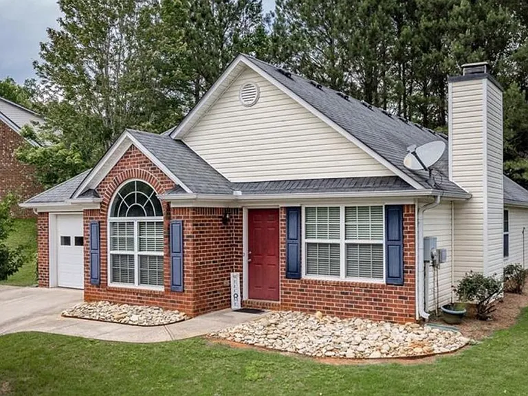 130 Pine Bark Ln — Photo 1