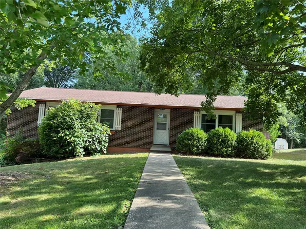 56 Carriage Rd, Hannibal, MO 63401