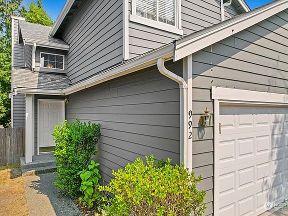 2nd image of 992 NW Poppy Court