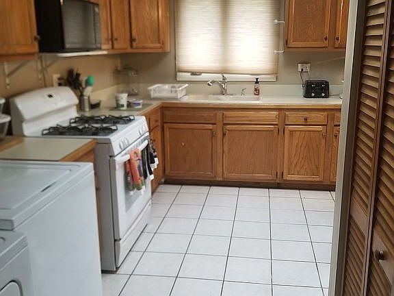 4th image of 15022 Highland Ave